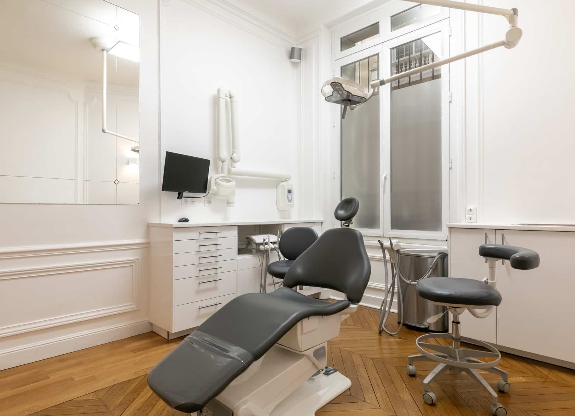 Cabinet dentaire | Implantologie, parodontologie | Chirurgien-dentiste | Dr Alexandre Sarfati | Paris 16